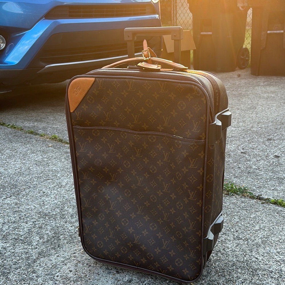 Louis Vuitton Brown Monogram Luggage - Picture 3 of 6